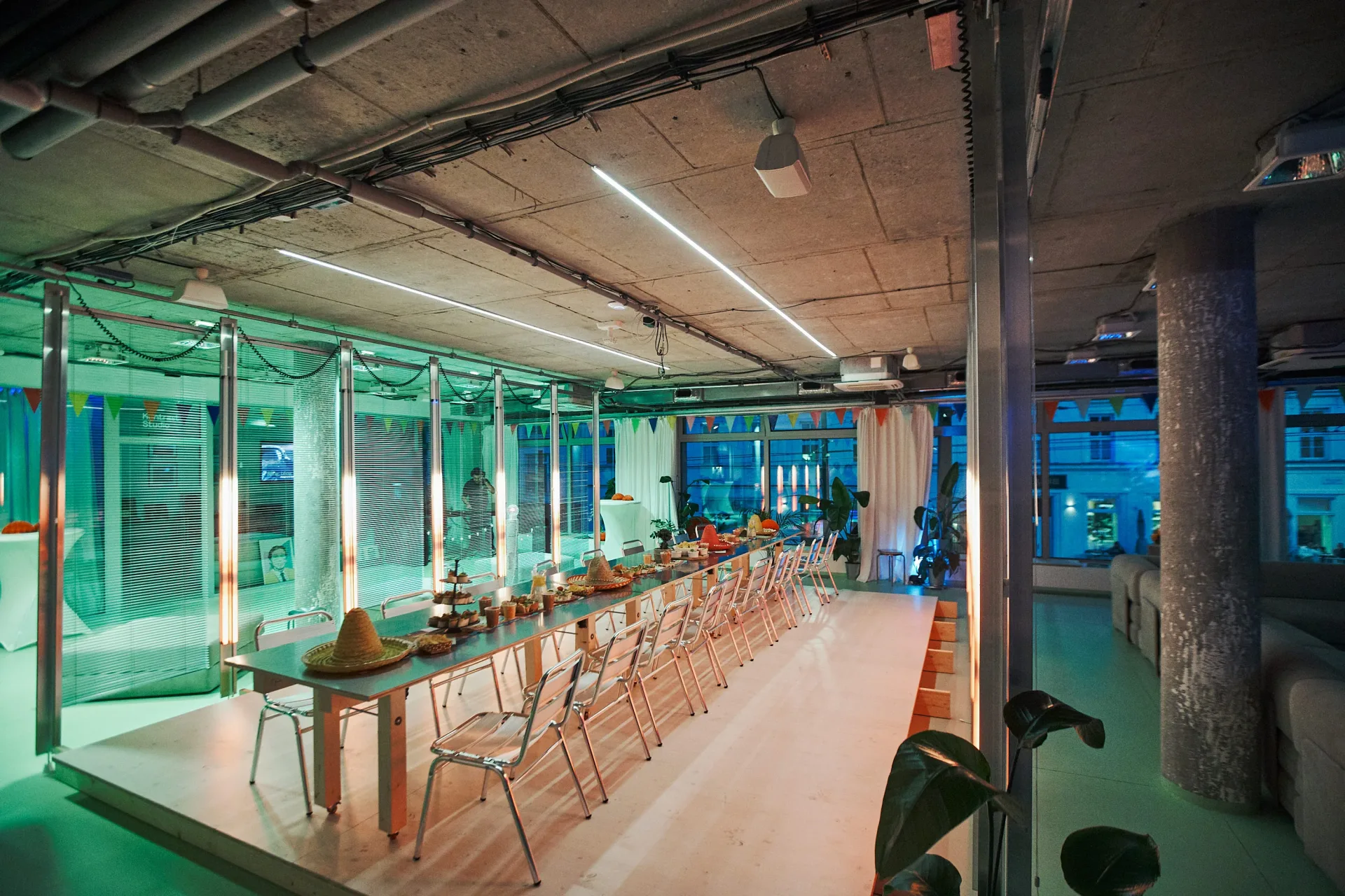 Atmosféra mexickej večere v eventovom priestore Studio v Meste Atmosféra mexickej večere v eventovom priestore Studio v Meste