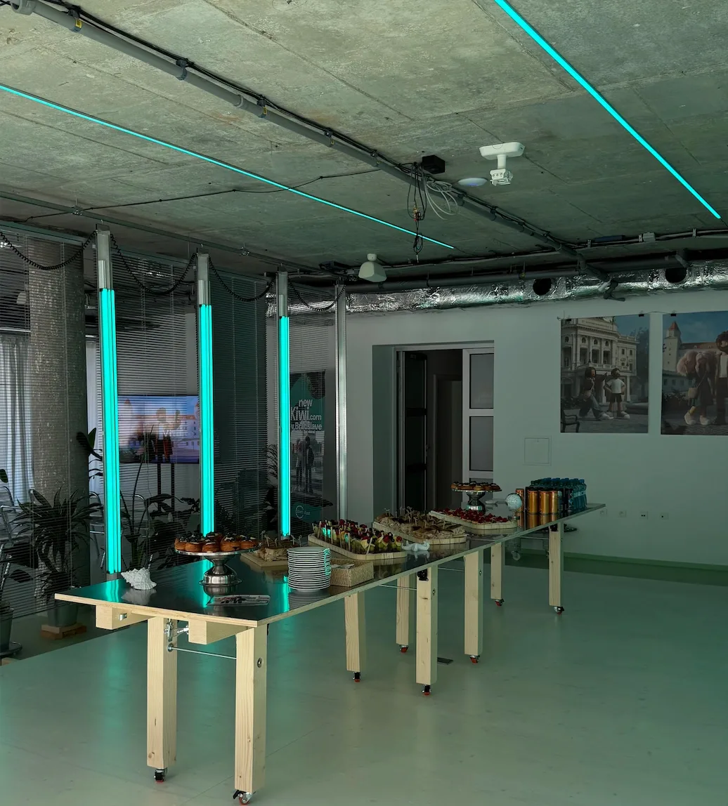 Variabilný eventový priestor v Bratislave počas firemného podujatia Variabilný eventový priestor v Bratislave počas firemného podujatia
