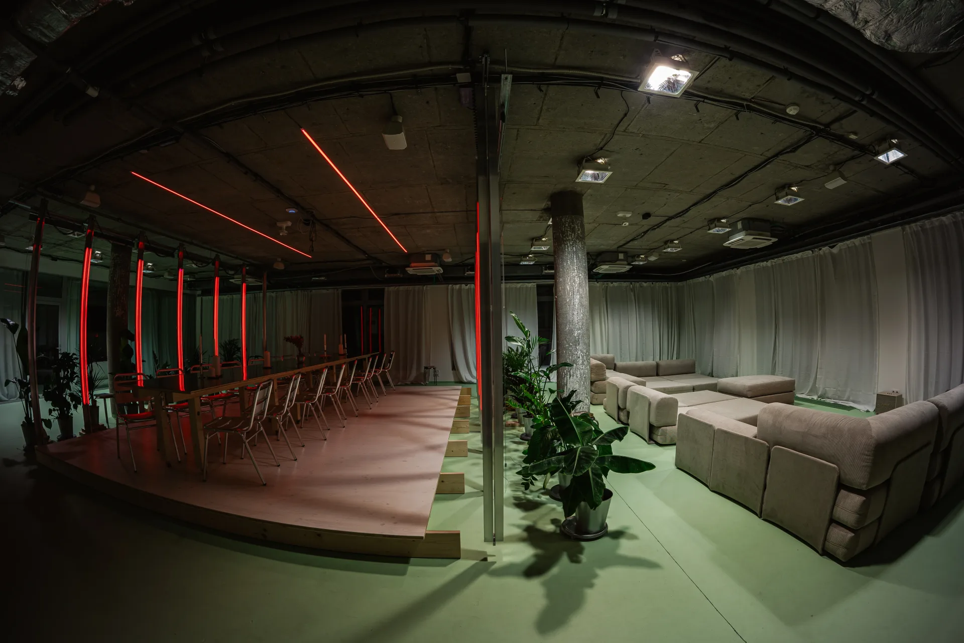 Studio v Meste – priestor na fotenie, natáčanie a kreatívnu produkciu Studio v Meste – priestor na fotenie, natáčanie a kreatívnu produkciu
